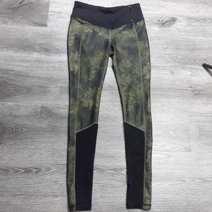 Women's Calia work out pants.